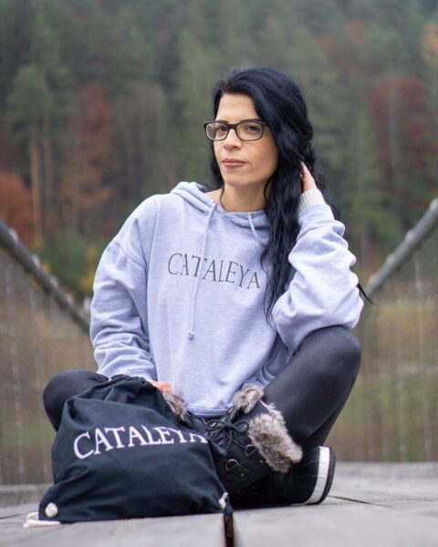 Merchandise, Shooting, CITY, Gleisdorf, CATALEYA, Naturprodukte, Pulli, Foto, Eisner Fotografie, brücke, hängebrücke, Kärnten, bianca,